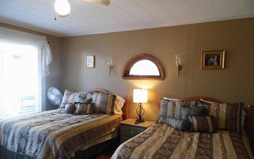 Otter Creek Inn - image 29