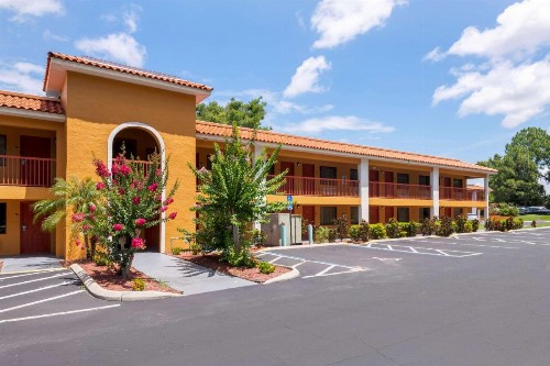 Quality Inn & Suites Mt Dora North - image 2