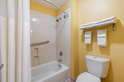 Quality Inn & Suites Mt Dora North - image 32