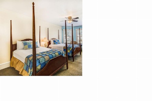Lakeside Inn on Lake Dora - image 2