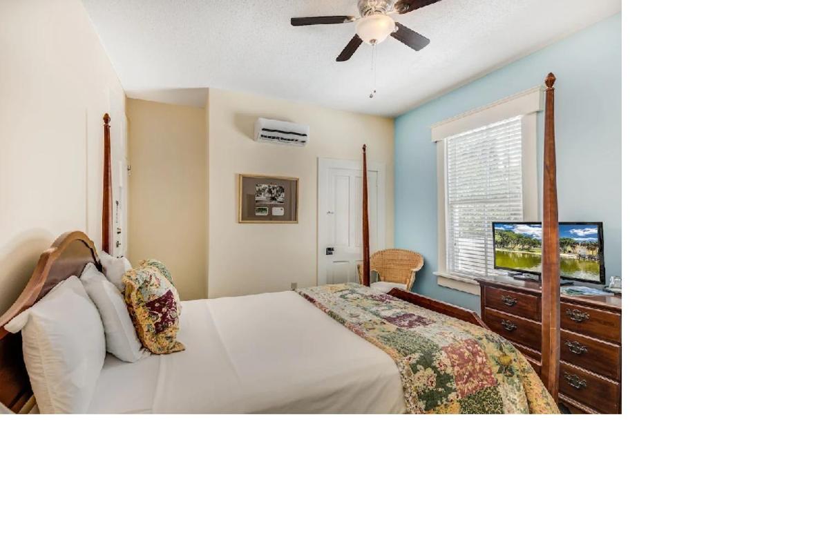 Lakeside Inn on Lake Dora - image 4