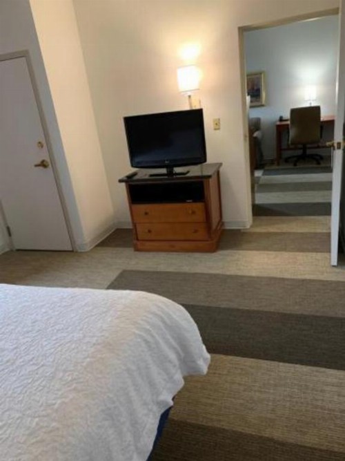 Comfort Inn & Suites Mt. Holly - Westampton - image 17