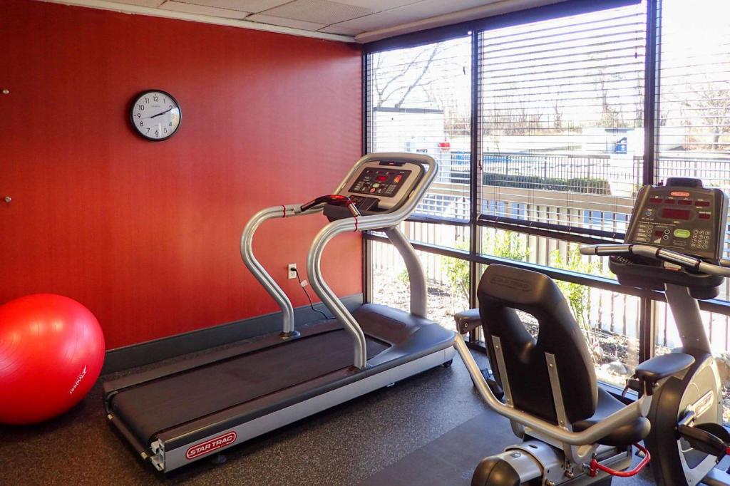 Comfort Inn & Suites Mt. Holly - Westampton - image 2