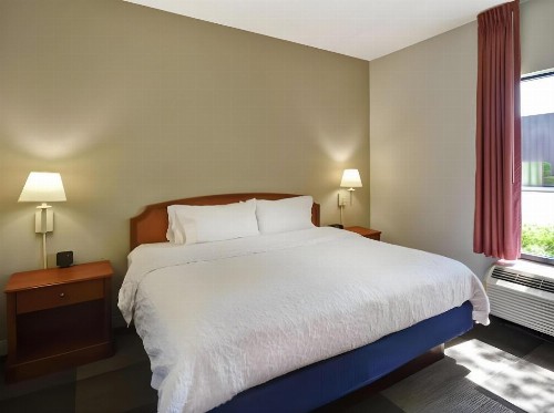 Comfort Inn & Suites Mt. Holly - Westampton - image 5