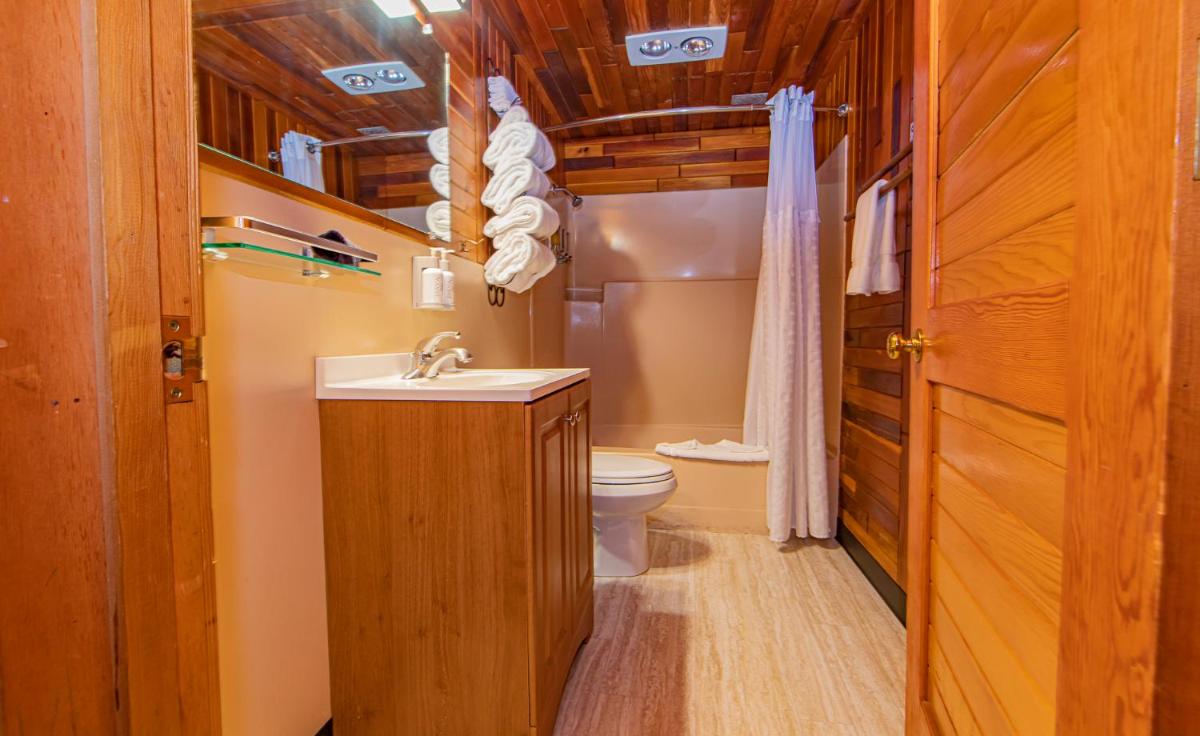 Cooper Spur Mountain Resort - image 6