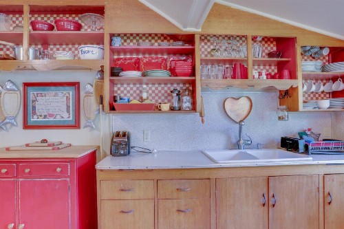 The Cozy Cabin - image 10
