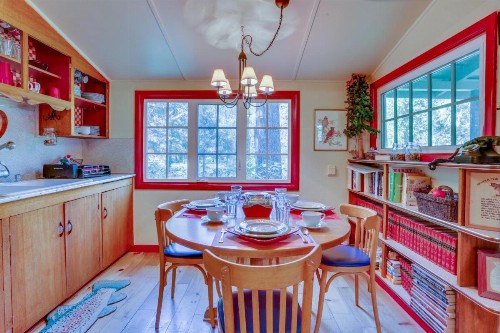 The Cozy Cabin - image 8