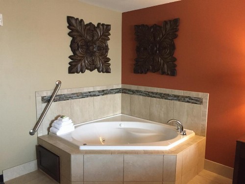 Grandstay Hotel and Suites