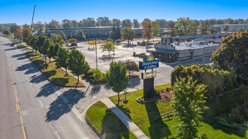 Days Inn & Suites by Wyndham Mt Pleasant - image 2
