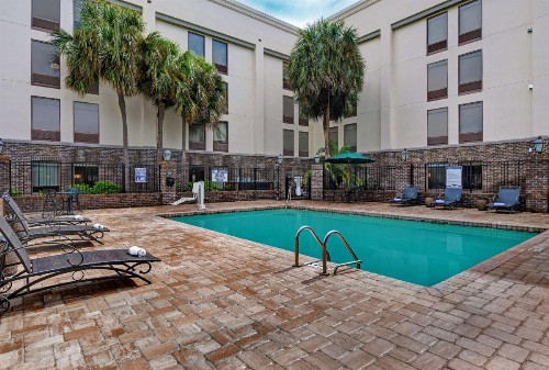 Hampton Inn Patriots Point - image 13