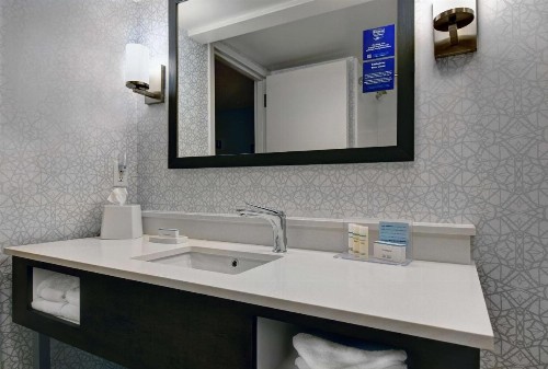 Hampton Inn Patriots Point - image 34