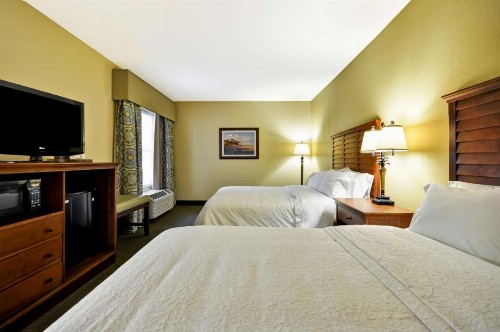 Hampton Inn & Suites Charleston/Mt. Pleasant-Isle Of Palms - image 10