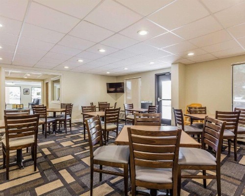 Quality Inn Mt. Pleasant – Charleston - image 4