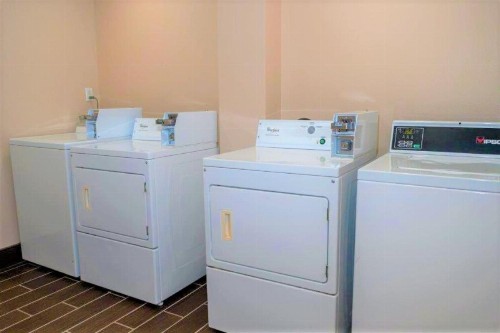Comfort Inn & Suites Patriots Point - image 17
