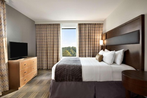 DoubleTree by Hilton Charleston Mount Pleasant - image 14