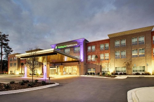 Holiday Inn Express & Suites Charleston NE Mt Pleasant US17 an IHG Hotel