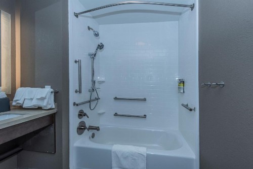 Staybridge Suites - Charleston - Mount Pleasant an IHG Hotel - image 40