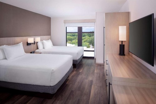 Hyatt Place Mount Pleasant Towne Centre - image 16