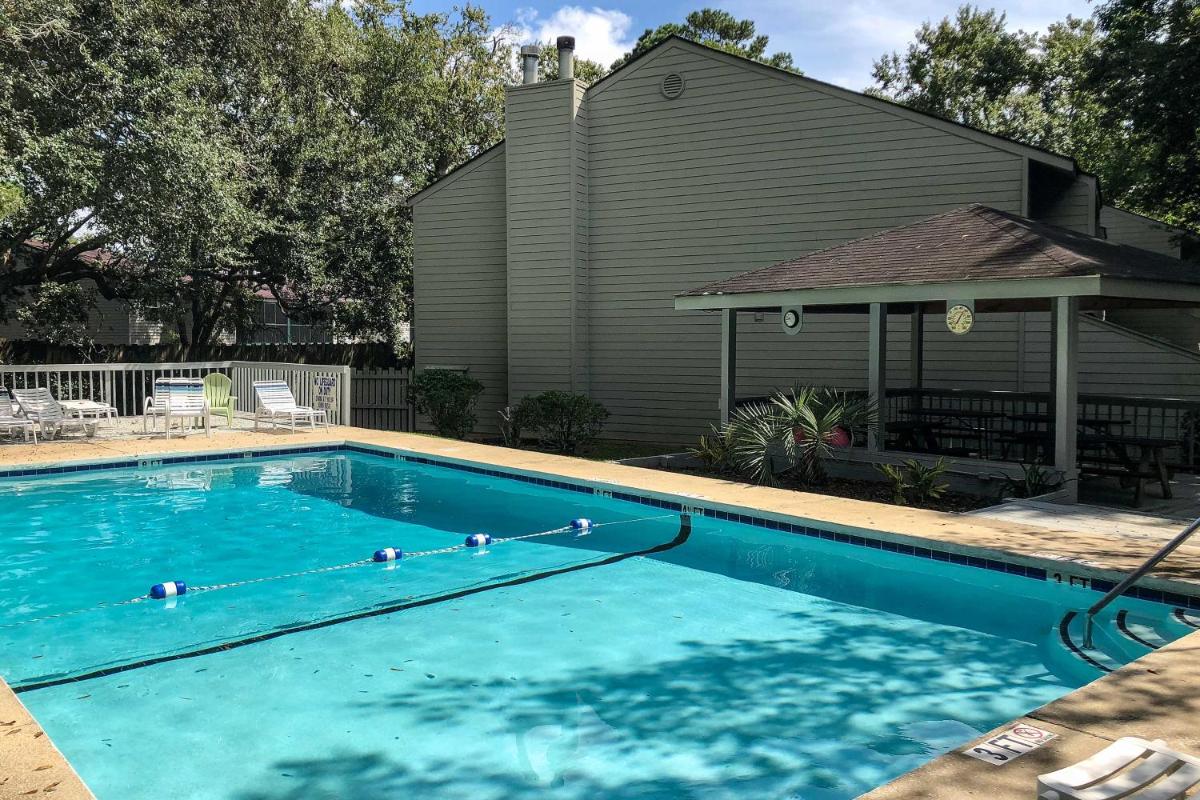 Mount Pleasant Condo - Near Charleston and Beaches! - image 3