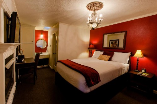 Strawberry Valley Inn - image 13