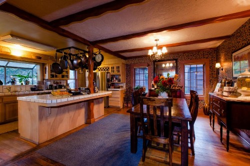 Strawberry Valley Inn - image 7