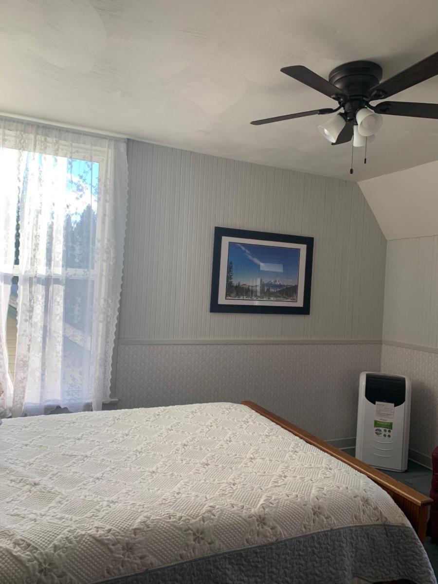 Mount Shasta Ranch Bed and Breakfast - image 6