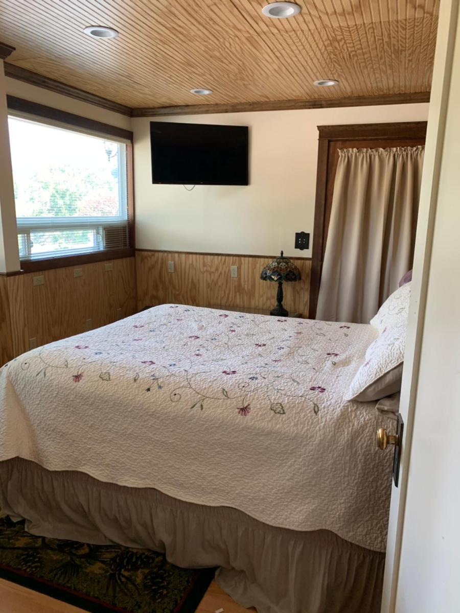 Mount Shasta Ranch Bed and Breakfast - image 7