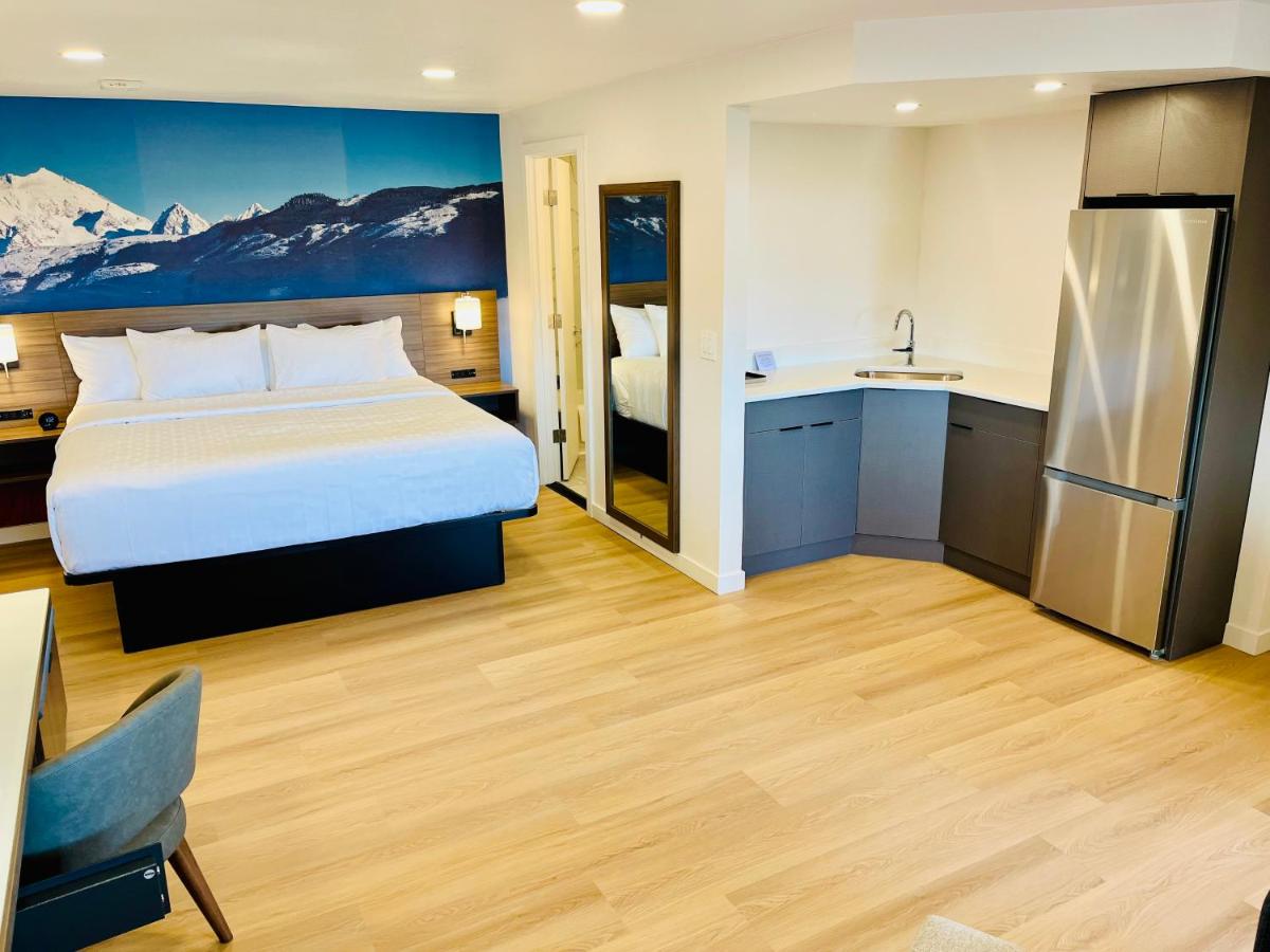 Best Western College Way Inn - image 2