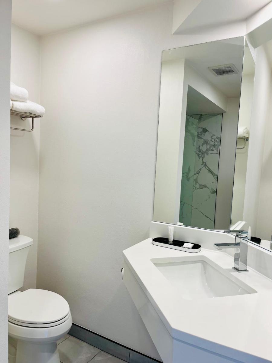 Best Western College Way Inn - image 6