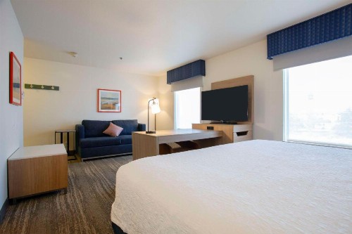 Hampton Inn & Suites Mountain Home - image 14
