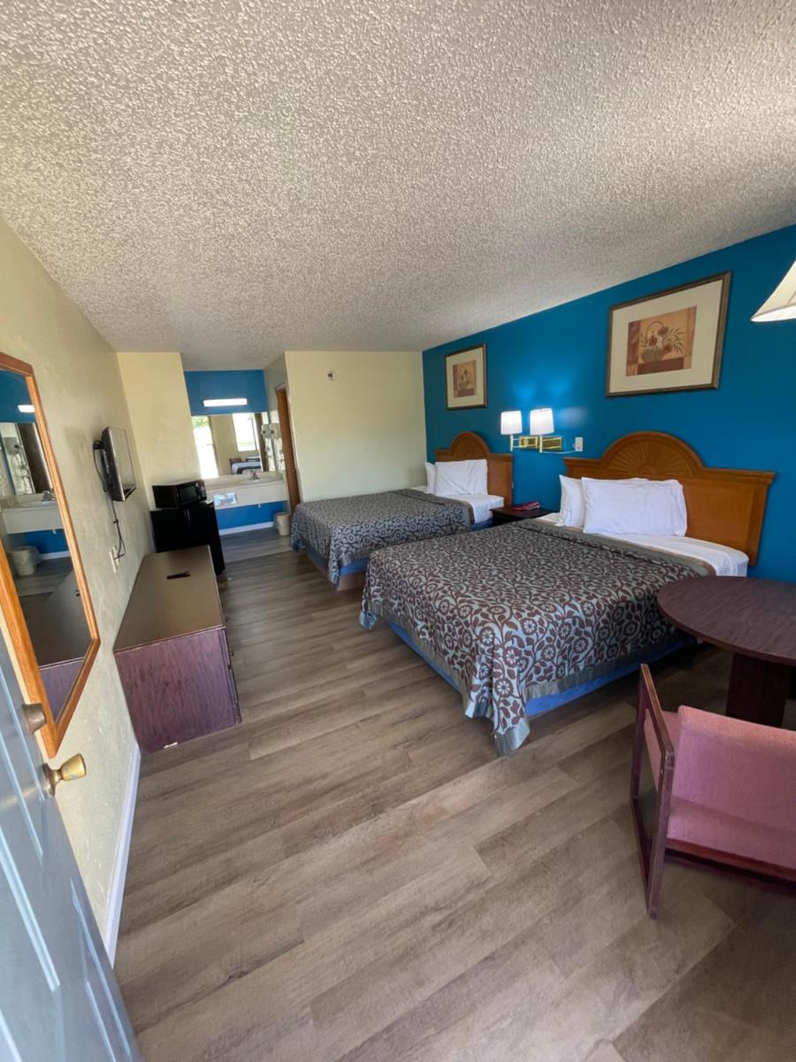 Executive Inn - main image