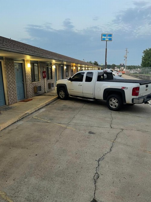 Executive Inn - image 2