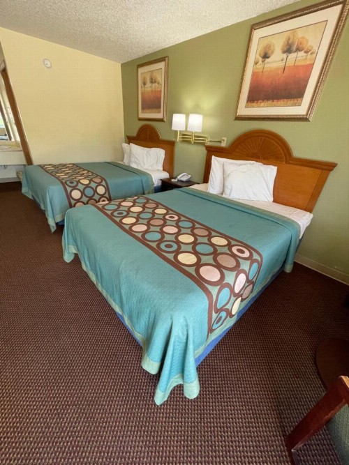 Executive Inn - image 20