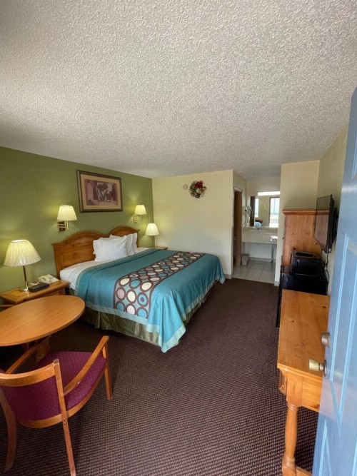 Executive Inn - image 26