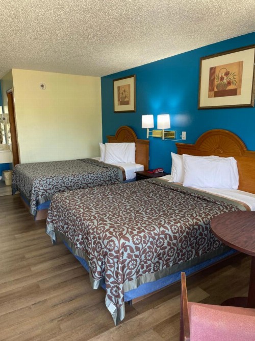 Executive Inn - image 28