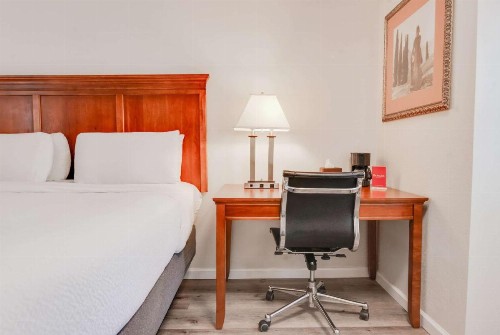 Ramada by Wyndham Mountain View - image 32