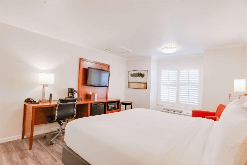 Ramada by Wyndham Mountain View - image 34