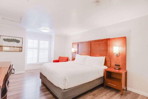 Ramada by Wyndham Mountain View - image 42