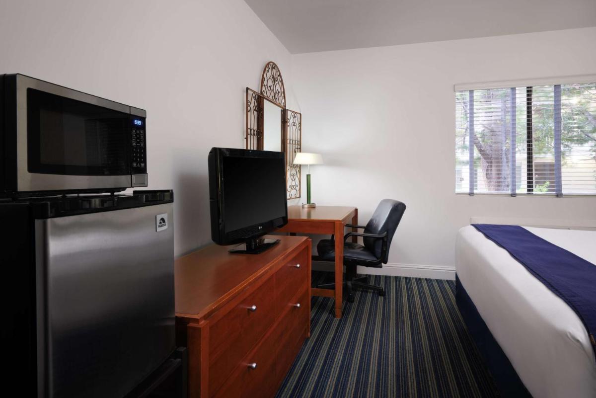 Hotel Zico - image 7