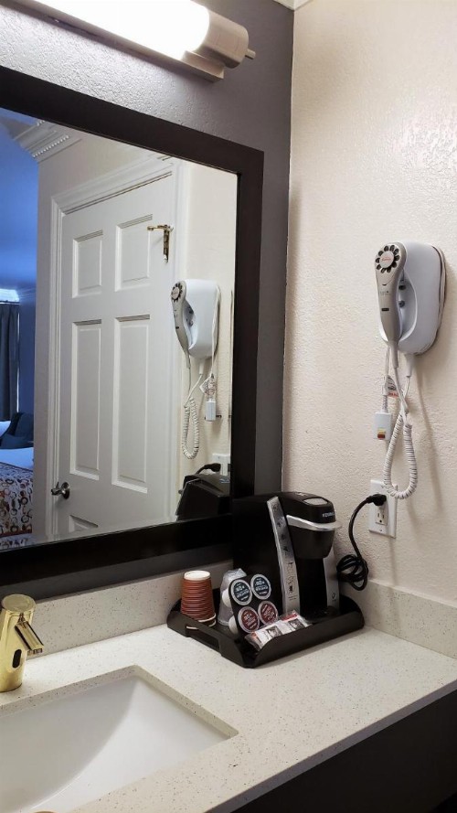 Americas Best Value Inn - Mountain View - image 3