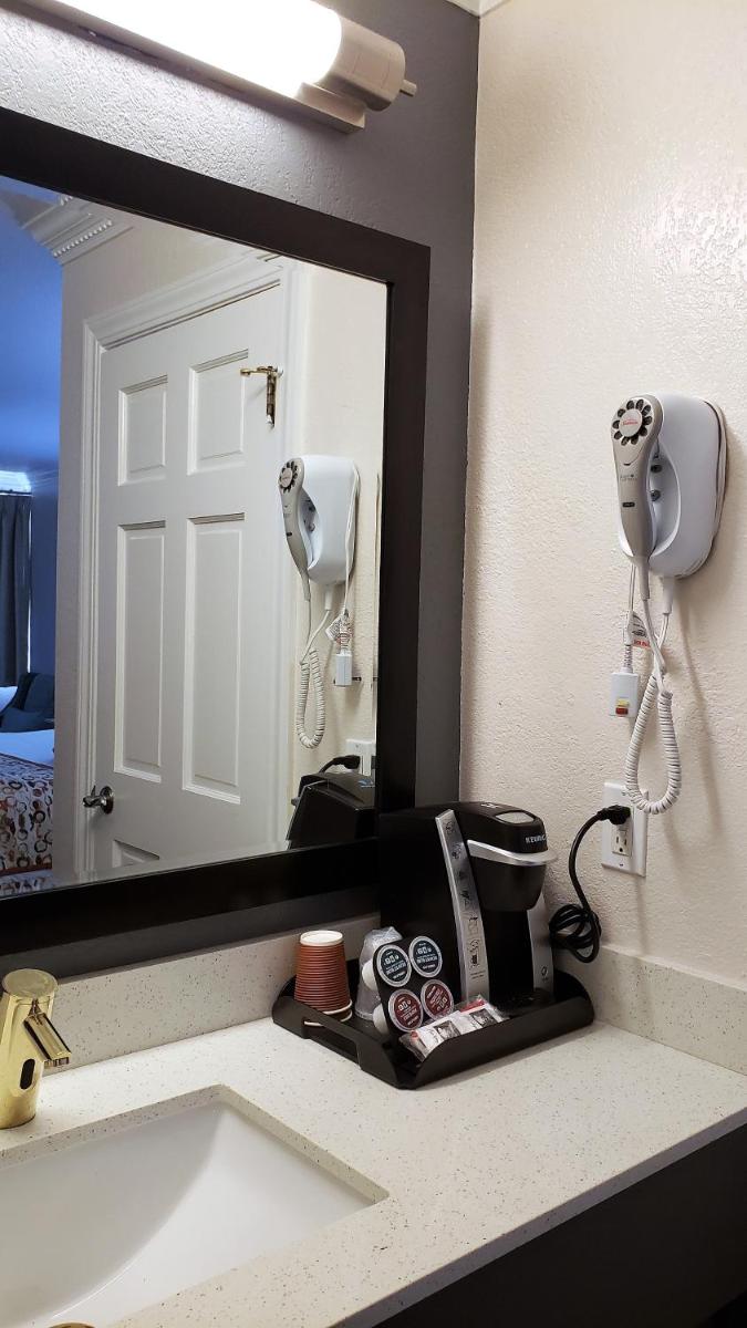 Americas Best Value Inn - Mountain View - image 3