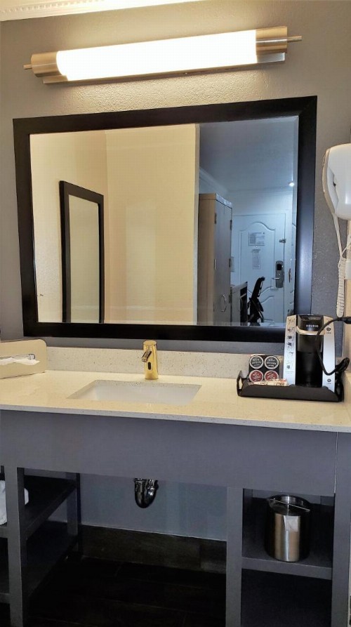 Americas Best Value Inn - Mountain View - image 8