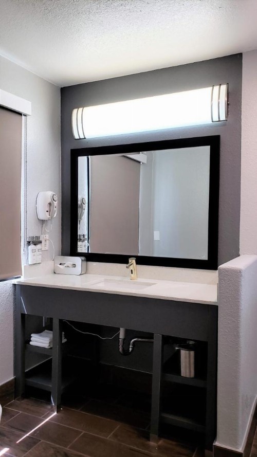 Americas Best Value Inn - Mountain View - image 9