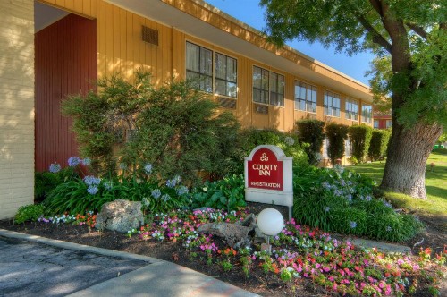 County Inn - image 12