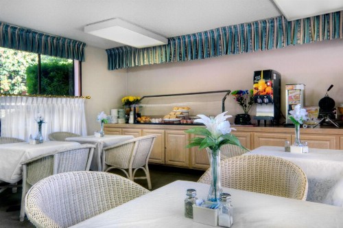 County Inn - image 14