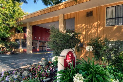 County Inn - image 20