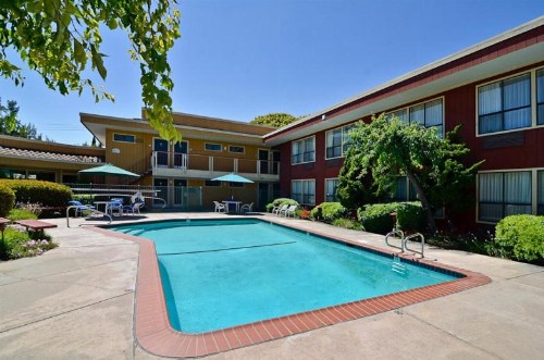 County Inn - image 23