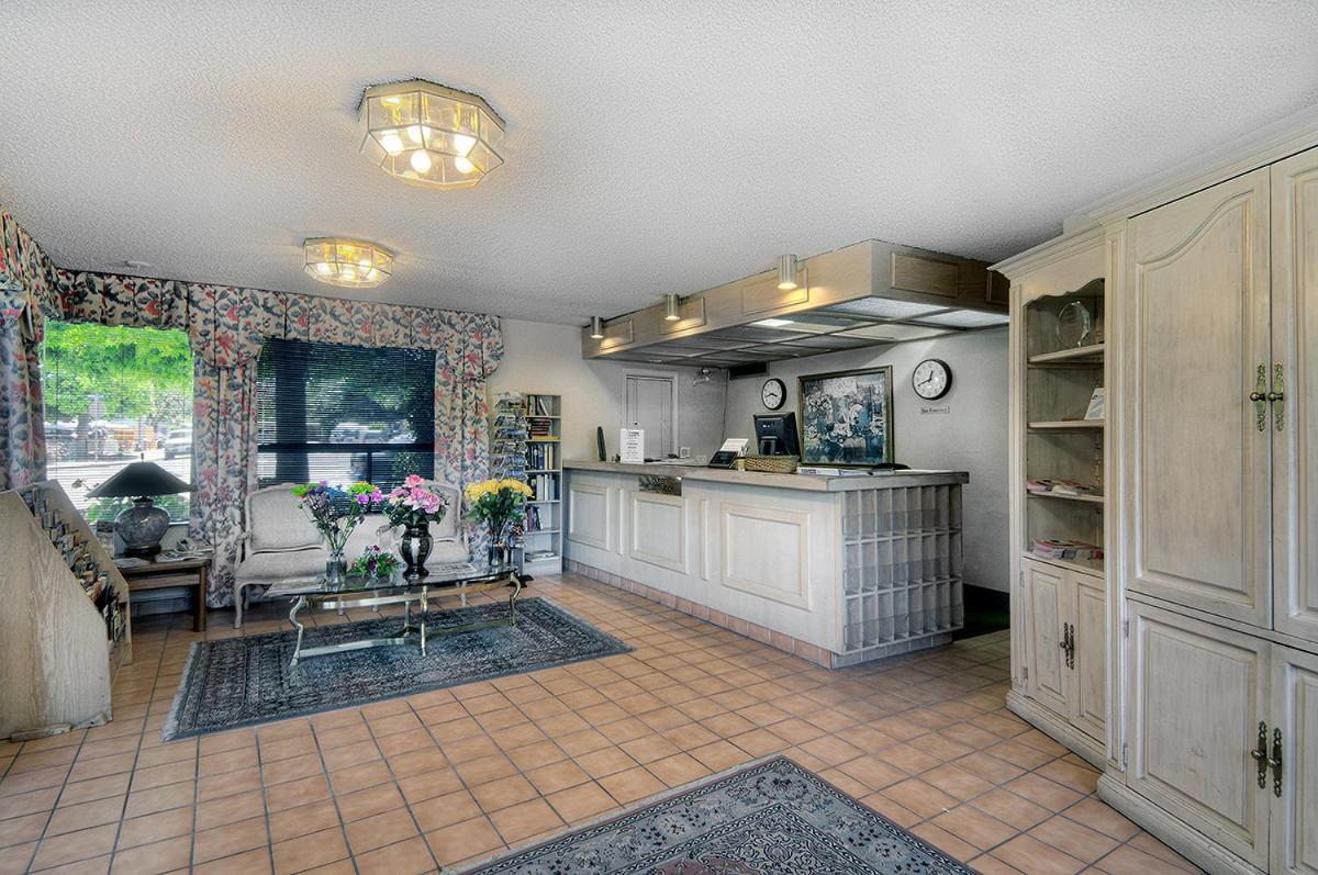 County Inn - image 3