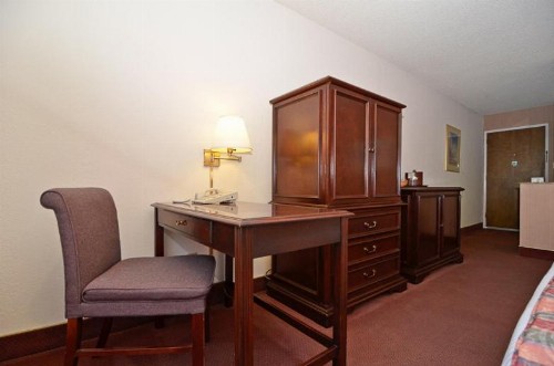 County Inn - image 30