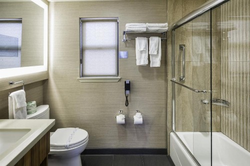 Hotel Strata - image 38